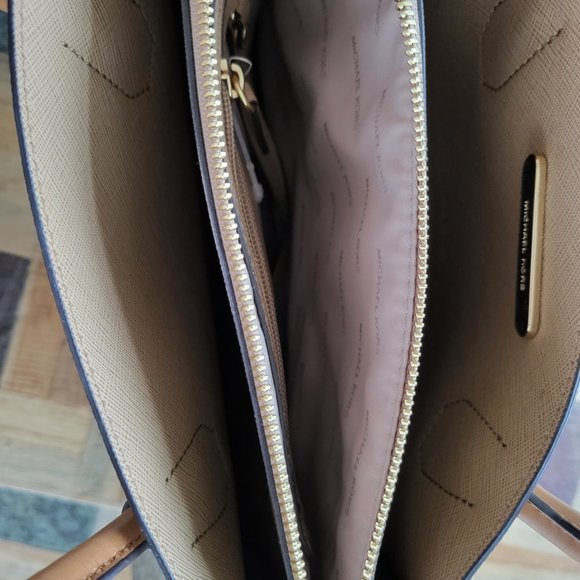 Timeless Michael Kors Monogram White and Brown Leather Tote Crossbody Bag - Picture 8 of 11